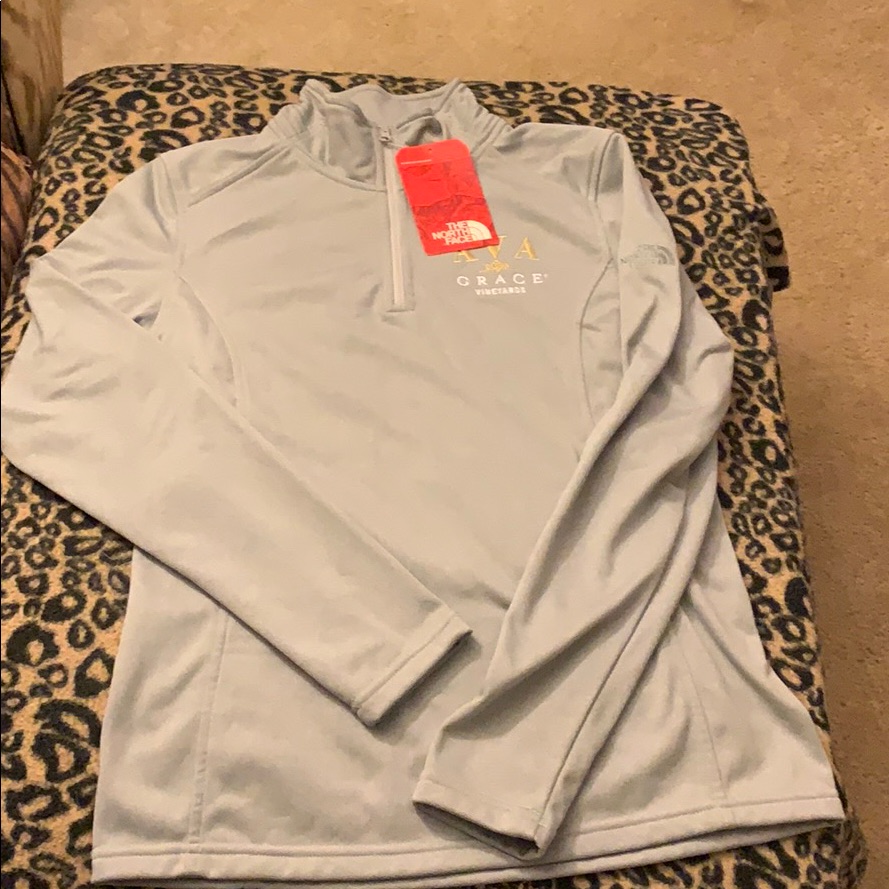 Brand New North Face Pull Over
